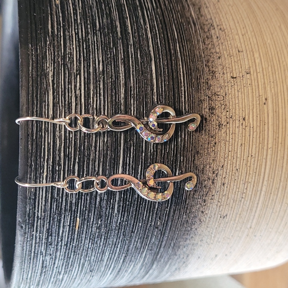 🤍3/$30 Treble Clef Rhinestone Music Earrings